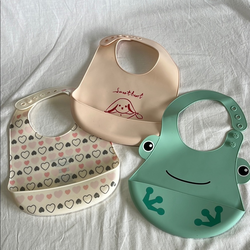 Kids Silicone Bib Trio - Cream, Green, Pink